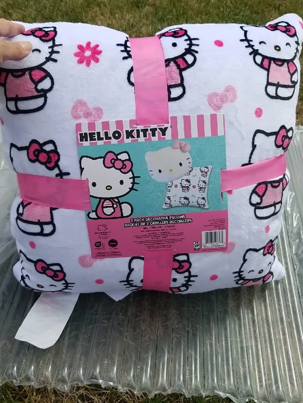 Hello Kitty🎀 Plush 2 Accent Pillows in White and PinkNwt